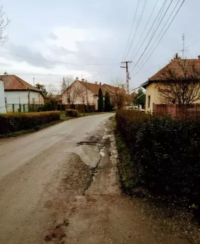 Új fiú költözött az utcába - E-könyv Ajánlat